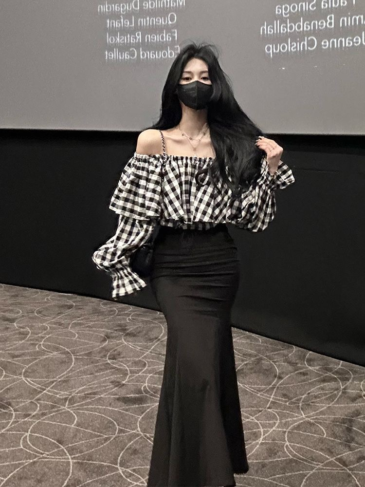 Internet celebrity suit 2024 women's plaid one-shoulder top small fragrant spring style suspender fishtail skirt