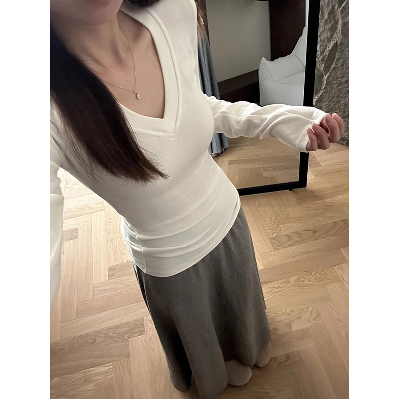 White V-neck top with long sleeves for women's t-shirt 2024 autumn high-end pure desire slimming shirt 