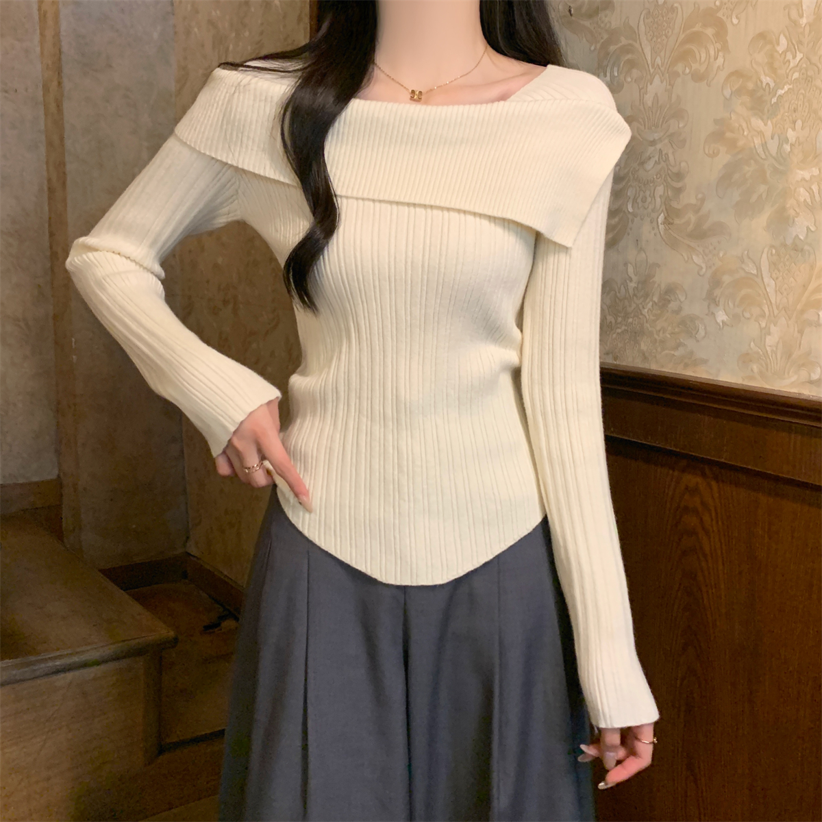 Actual shot of autumn and winter Korean style pure desire one-line collar slimming Andy velvet thickened sweater bottoming long-sleeved sweater