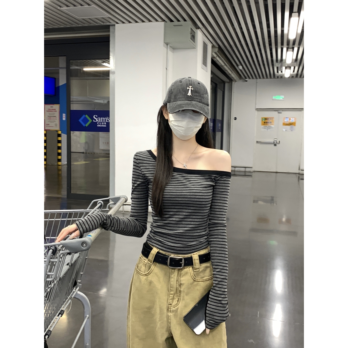 Actual shot of autumn and winter Korean style slim-fitting striped temperament slanted shoulder long-sleeved inner bottoming T-shirt top for women