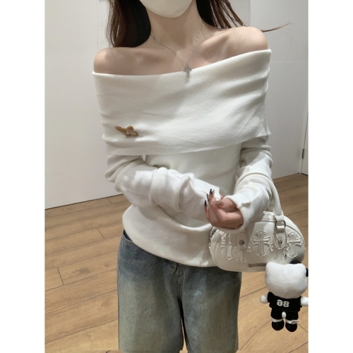 Actual shot of autumn and winter Korean style pure desire one-line collar design Andy velvet sweater bottoming sweater top for women