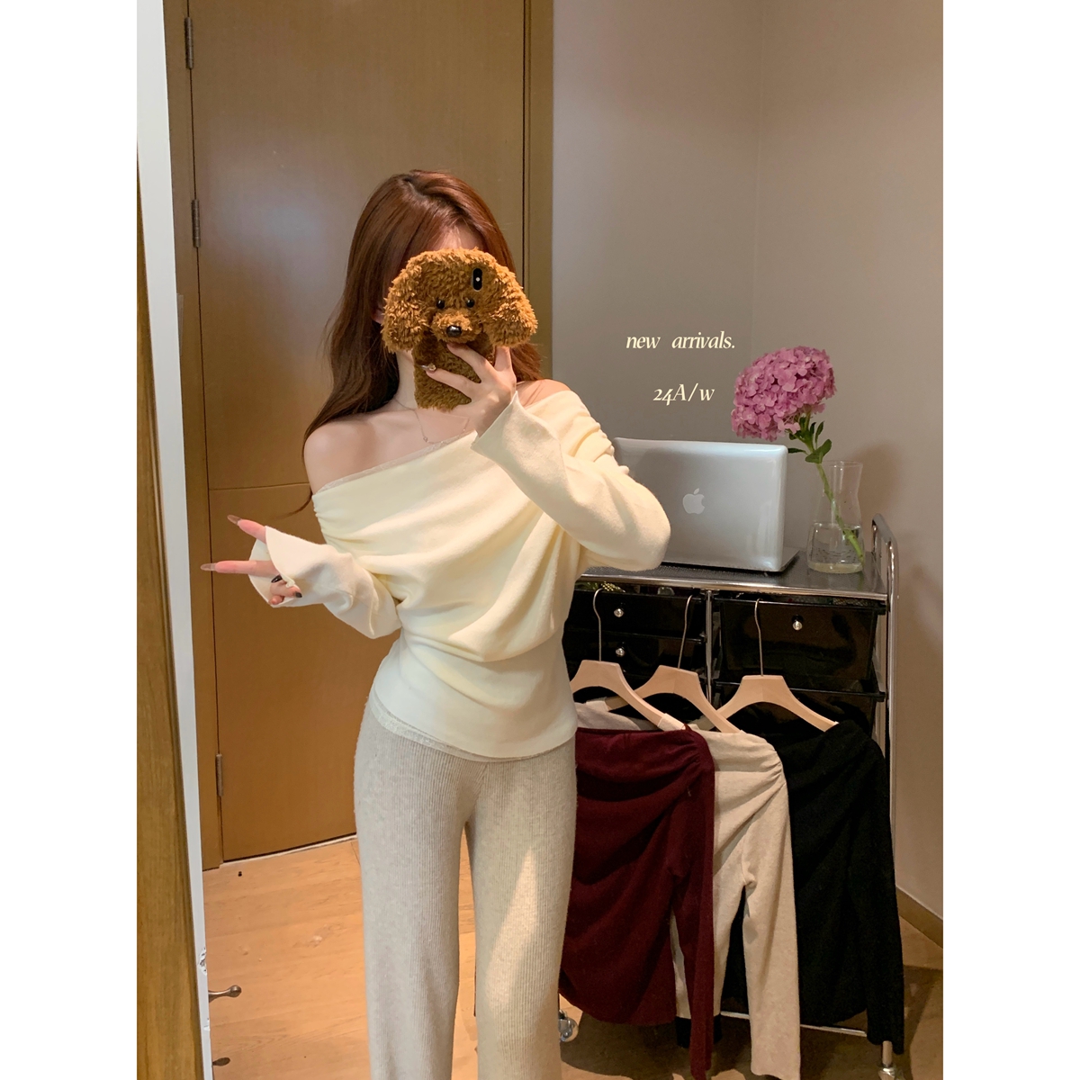 Actual shot of autumn and winter Korean version of pure desire lace with one-shoulder Andy velvet sweater bottoming long-sleeved sweater