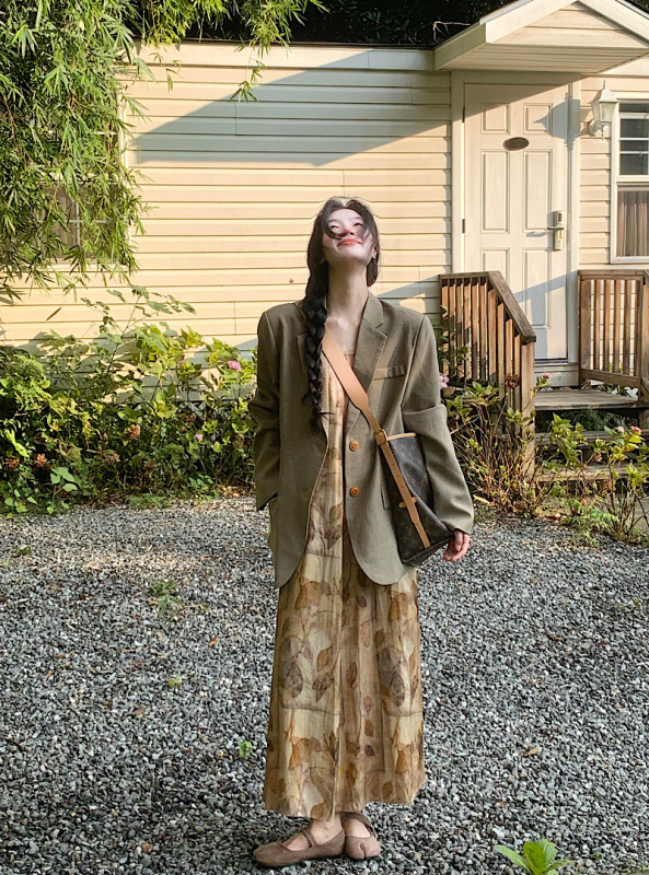 Retro printed suspender dress design long skirt + brown high-end suit silhouette jacket