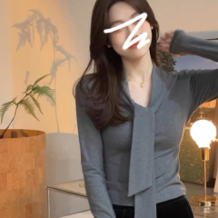 French high-end gray knitted bottoming shirt for women, autumn and winter style, slim fit, long-sleeved T-shirt, chic top