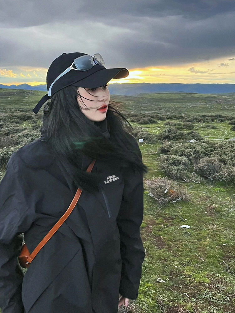 Double layer lining jacket for women spring and autumn mountain climbing American outdoor sun protection couple sports ins style