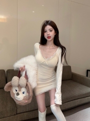 Designed lace-trimmed long-sleeved dress, slim fit and hip-hugging short skirt