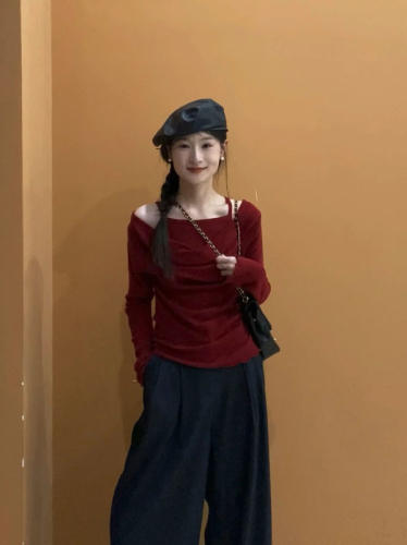 Hot girl style design fake two-piece off-shoulder sweater for women autumn new style pleated fungus edge versatile top trendy