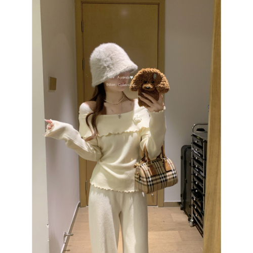 Actual shot of autumn and winter Korean style slim fit one-shoulder ear-edge Andy velvet knitted bottoming sweater top