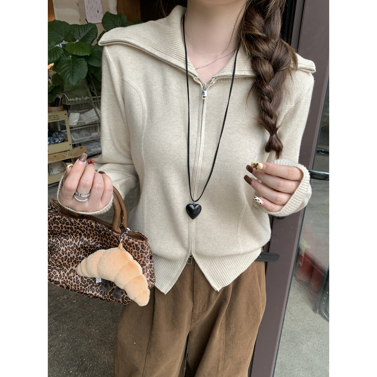 Real shot of autumn and winter Korean style loose lapel double zipper fishbone thickened Andy velvet sweater sweater jacket