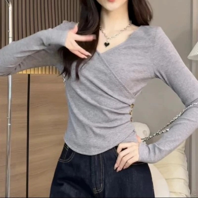 Designed and stylish V-neck right shoulder long-sleeved T-shirt for women 2024 autumn new style pinch waist slim slim top