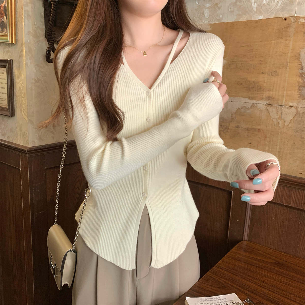 Real shot of autumn and winter Korean style temperament v-neck pleated design Andy velvet sweater bottoming cardigan sweater jacket
