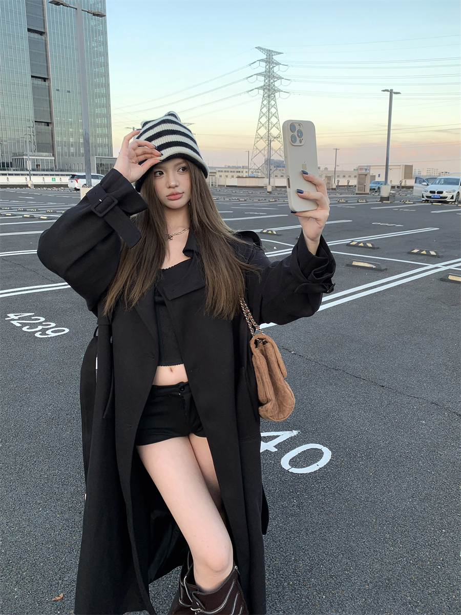 Real shot of 2024 autumn and winter woolen coat, long coat, windbreaker, lace-up style