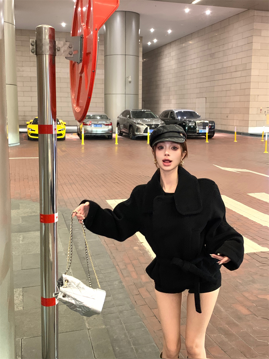 Actual shot of lapel stand collar wool coat