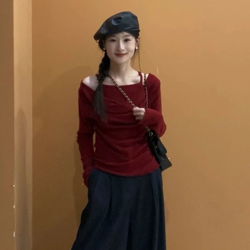 Hot girl style design fake two-piece off-shoulder sweater for women autumn new style pleated fungus edge versatile top trendy