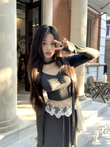 Real shot ~ short slim fit V-neck contrasting lace top with ceiling + drapey long skirt suit