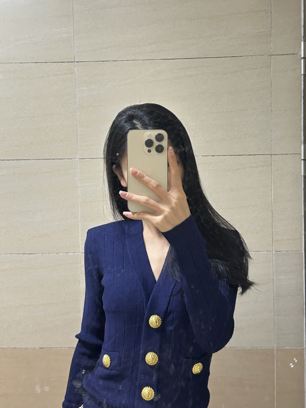 Classic Gold Button V Neck Thin Shoulder Padded Knitted Cardigan Women's Thin Long Sleeves