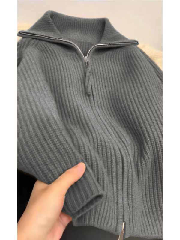 Soft and lazy double zipper sweater jacket for women in autumn and winter. Loose lapel knitted cardigan with raccoon velvet top.