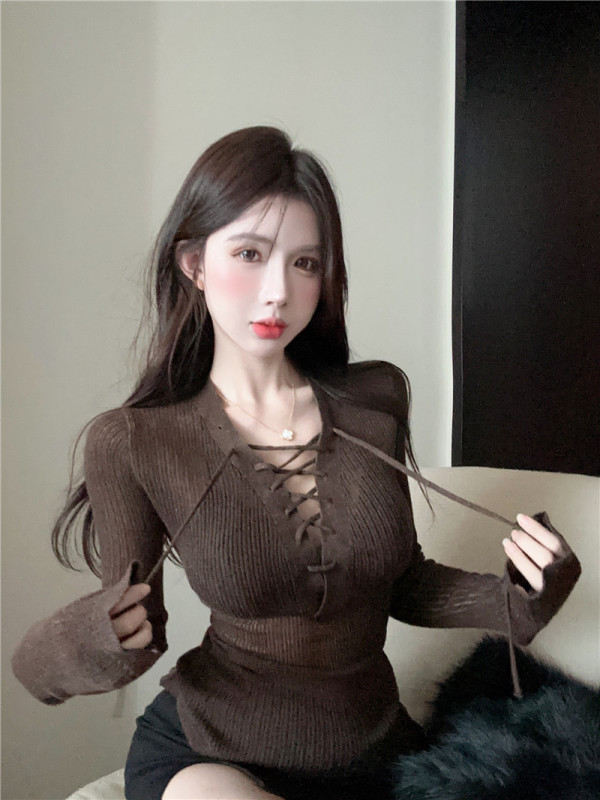 European and American hotties sexy strappy V-neck bottoming long-sleeved short slim-fitting sweatshirt for women in autumn