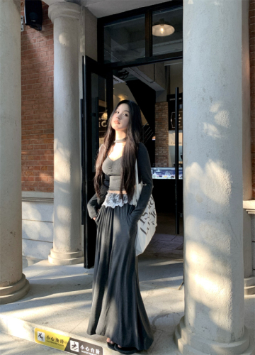 Real shot ~ short slim fit V-neck contrasting lace top with ceiling + drapey long skirt suit