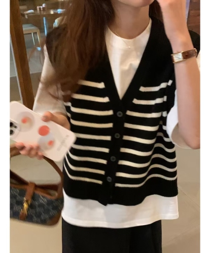 Retro college style striped knitted cardigan sweater vest 2024 spring and autumn new Korean style v-neck vest top for women