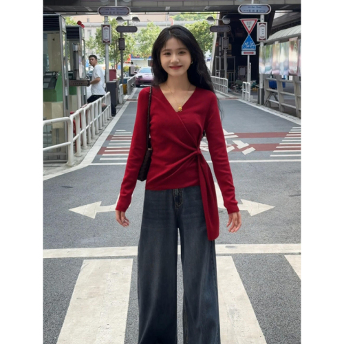 Modified version of petite high-end cross strap long-sleeved top for women