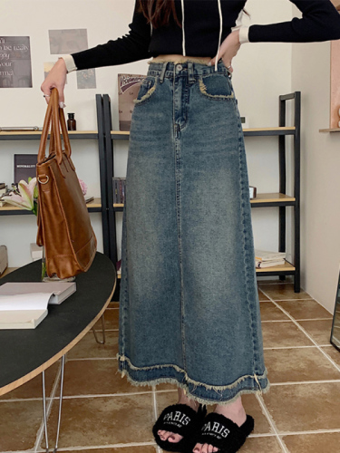 Raw edge denim skirt for women plus size, fat mm, high waist, covering the crotch, slimming the pear-shaped figure