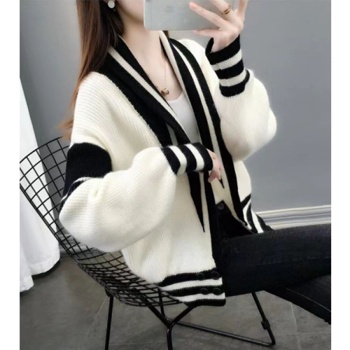 Korean autumn and winter chic contrasting color baseball uniform V-neck large cuffed long-sleeved loose thickened sweater jacket