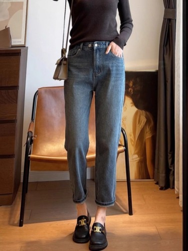 Women's harem daddy jeans for pear-shaped body, slimming high-waisted carrot pants for women