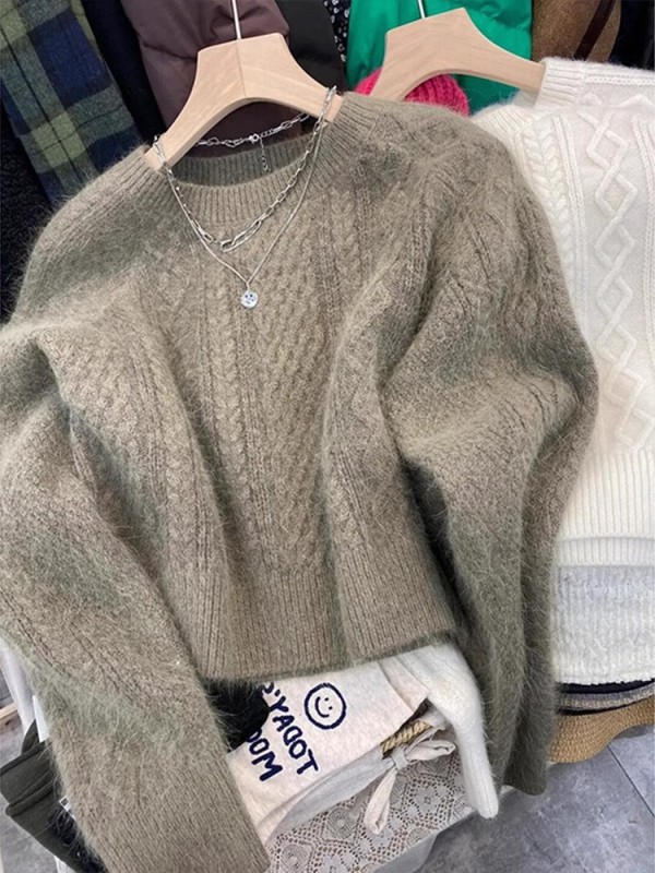 Gentle top, fashionable and Western-style twist sweater for women, thickened outer wear in autumn and winter, imitation raccoon velvet high-end knitted sweater