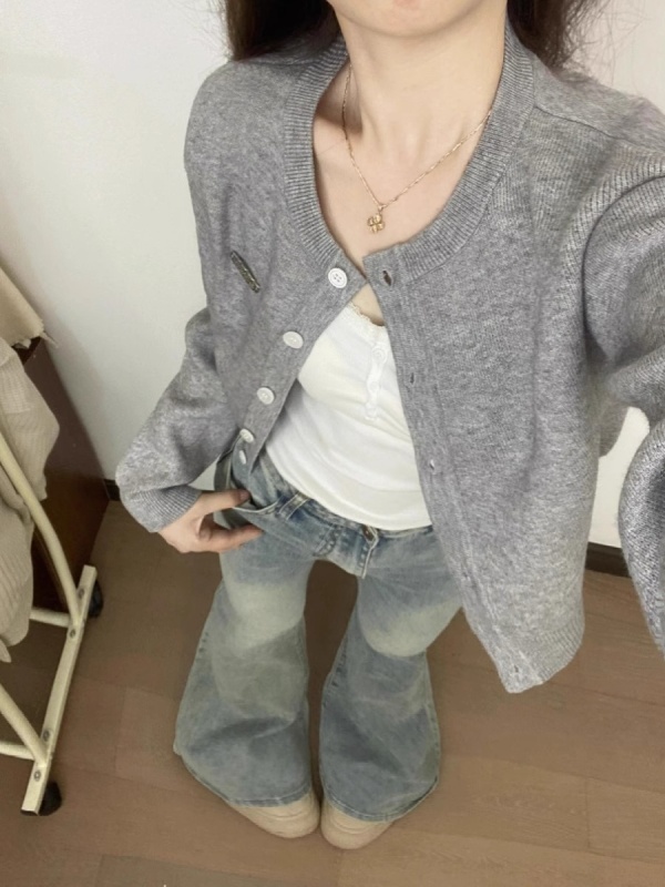 Shipped short sweater jacket for women in autumn and winter new style loose lazy style outer wear with wool knitted cardigan