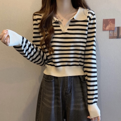 New plus size sweater for women with contrasting stripes, polo collar, long sleeves, gentle style, slimming top