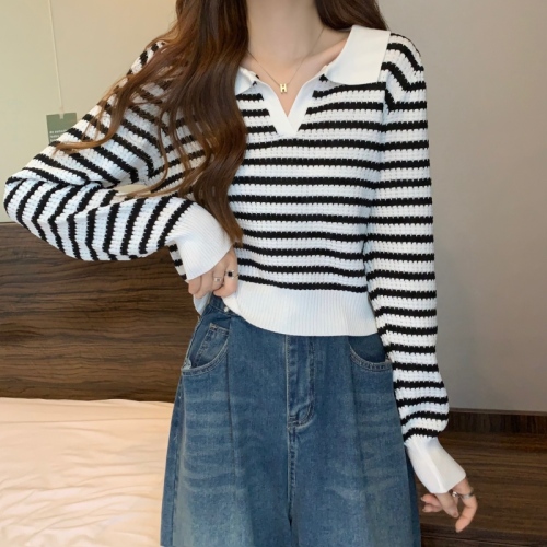 New plus size sweater for women with contrasting stripes, polo collar, long sleeves, gentle style, slimming top