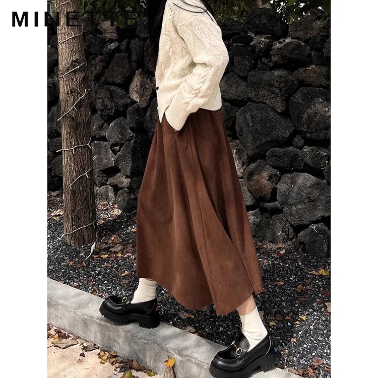 Corduroy skirt for women, autumn and winter mid-length A-line skirt that covers the crotch and looks slimming, retro Hepburn style high-waisted umbrella skirt