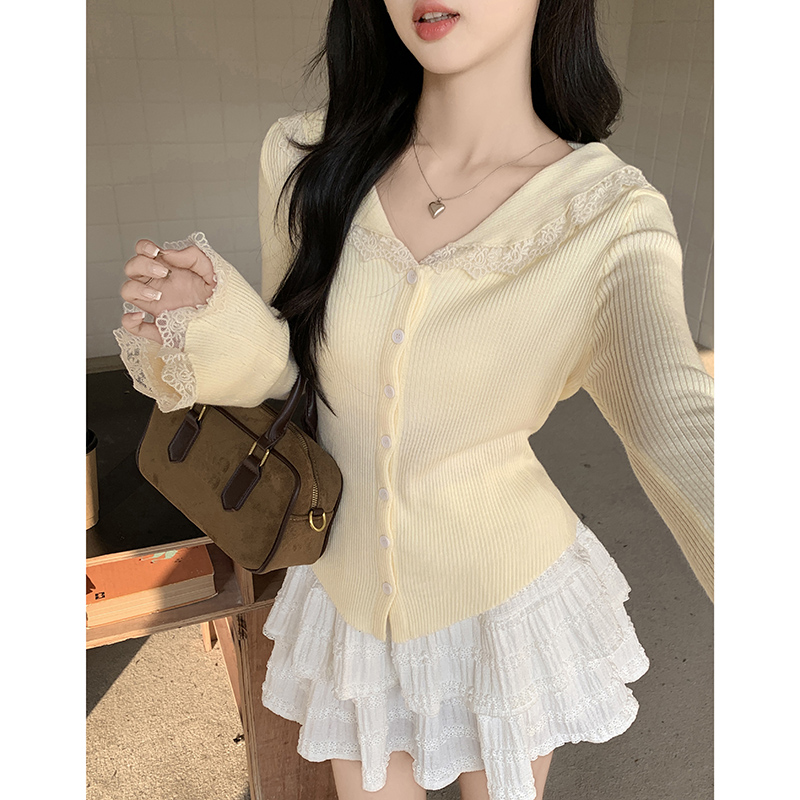 Photographed Sweet Style Lace Edge Collar Knitted Sweater for Women, Autumn Fitting Slimming Bell Sleeve Sweater