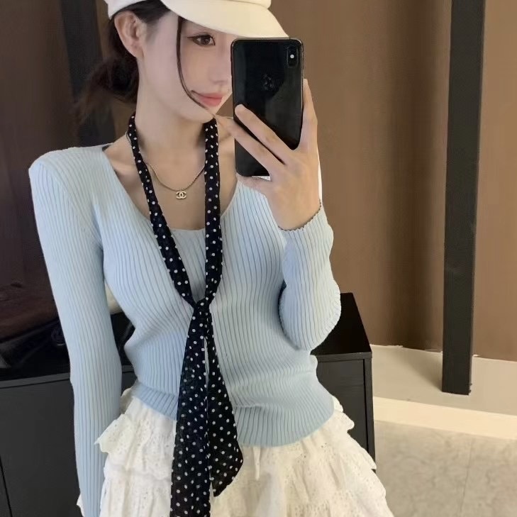 2024 Autumn and Winter Outfits Pure Desire Sweet Hot Girl V-neck Long Sleeve Sweater with Silk Scarf Old Money Style Slimming Bottoming Shirt