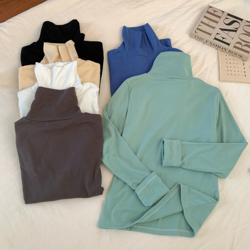 Actual shot of a thermal top made of German velvet and thickened self-heating bottoming shirt with brushed long sleeves