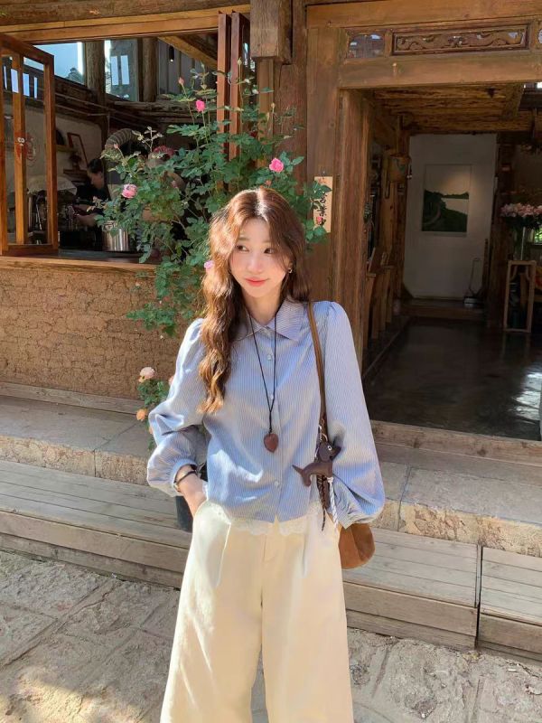 Mist blue hem lace striped shirt lantern sleeve cropped top