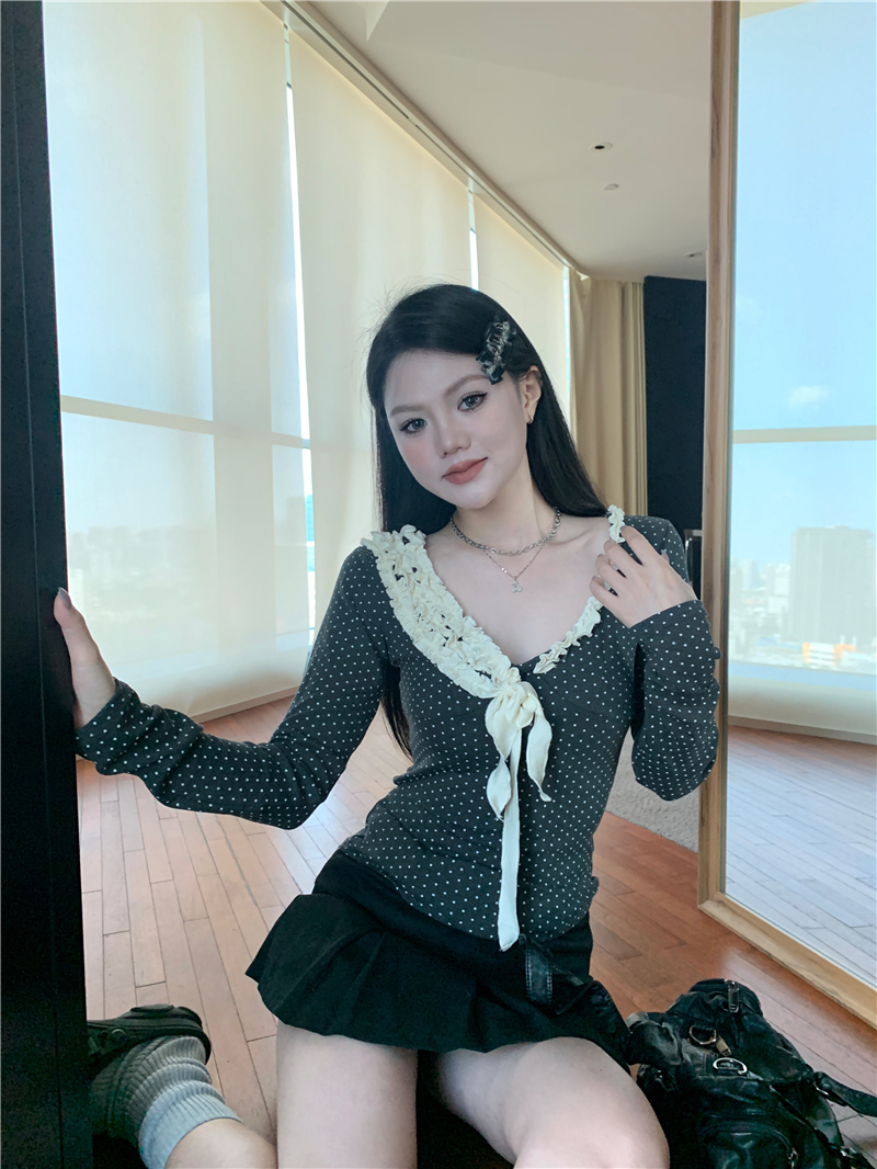 Real shot of polka-dot splicing lace heavy-duty slimming long-sleeved top
