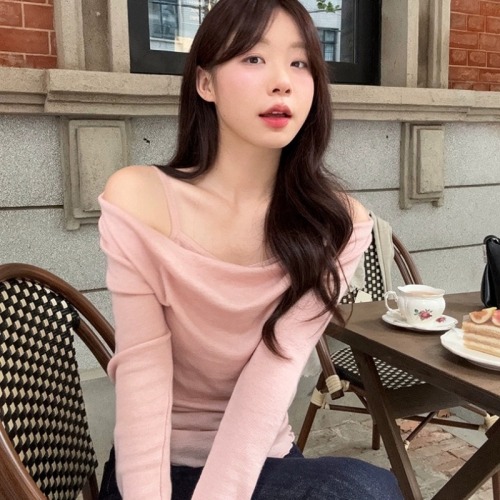 2024 Autumn New Pure Desire Off-the-Shoulder Fake Two-piece Bell Sleeve Women's Versatile Sexy Temperament Slim Long Sleeve T-shirt