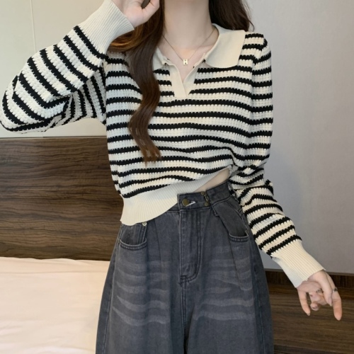 New plus size sweater for women with contrasting stripes, polo collar, long sleeves, gentle style, slimming top