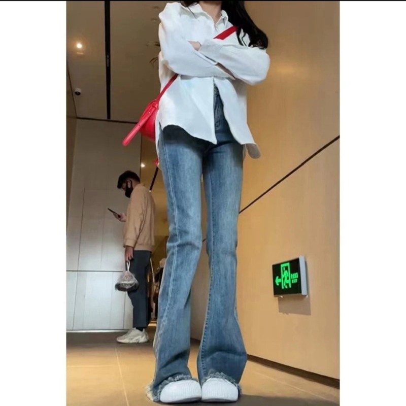 Retro bootcut jeans for women, hot style 2024 new high-waisted slimming petite fur-edge horseshoe flared pants for spring and autumn
