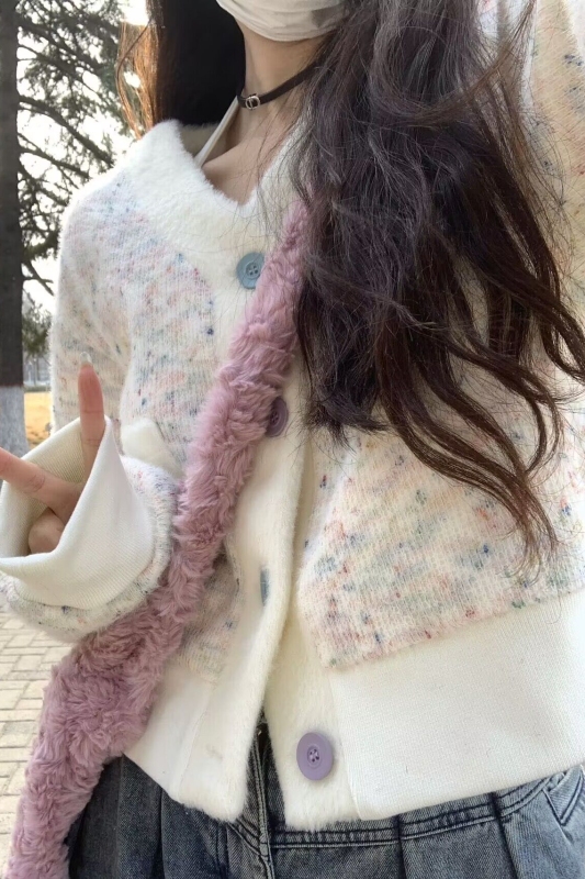 V-neck short sweater jacket for women spring new design sweet and age-reducing temperament long-sleeved knitted cardigan