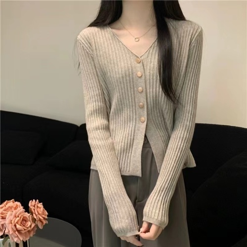 2024 new autumn plus size women's short V-neck knitted cardigan jacket fat mm slimming belly-covering long-sleeved top