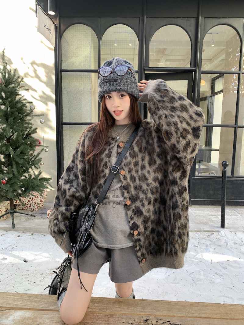 Vintage Leopard Print Women's Top 2024 New Autumn/Winter Korean Style Loose Slouchy Soft & Thick Knit Sweater