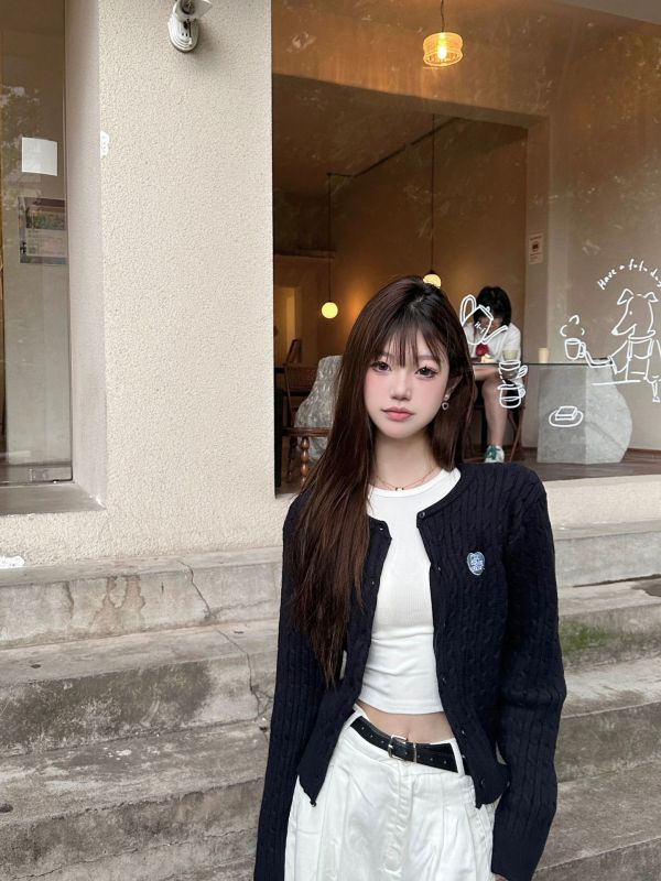 Korean unique twist short knitted cardigan