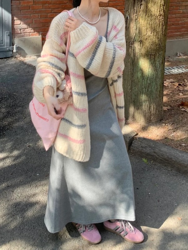 Mid-length long-sleeved sweater jacket for women, new spring style, lazy style V-neck, loose and versatile rainbow sweater for outer wear