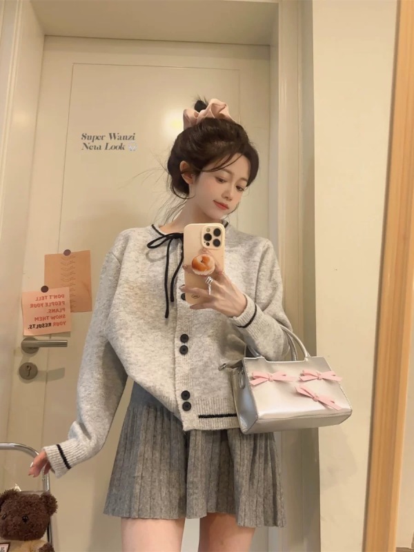 Spring and Autumn 2024 tea style fashionable small fragrance knitted sweater cardigan for women spring and autumn style with round neck high-end jacket