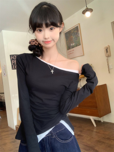 Real shot of slanted shoulder splicing long-sleeved T-shirt for women, autumn temperament, versatile casual waist slimming trendy top