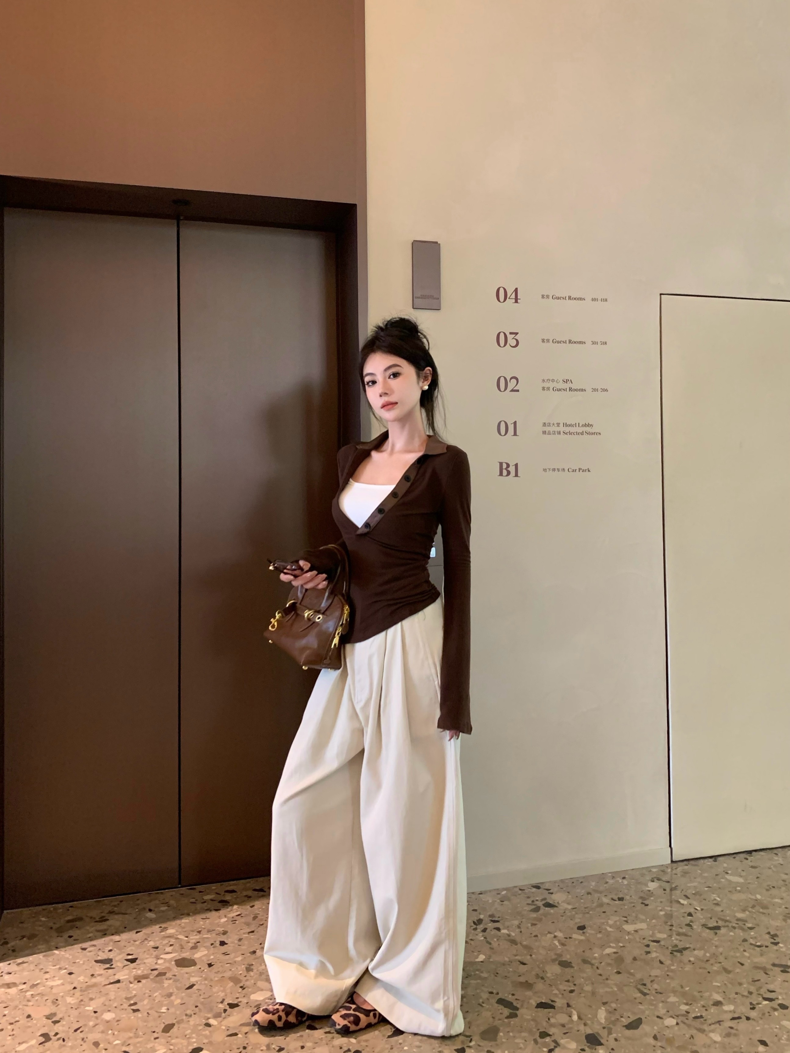 Photographed Simple Design Slimming Sheer V-Neck T-Shirt Top High-Waisted Wide-Leg Casual Pants Set