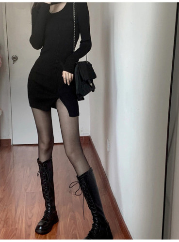 Hip-covering skirt 2024 new temperament hot girl dress autumn and winter sexy women's tight knitted black short skirt